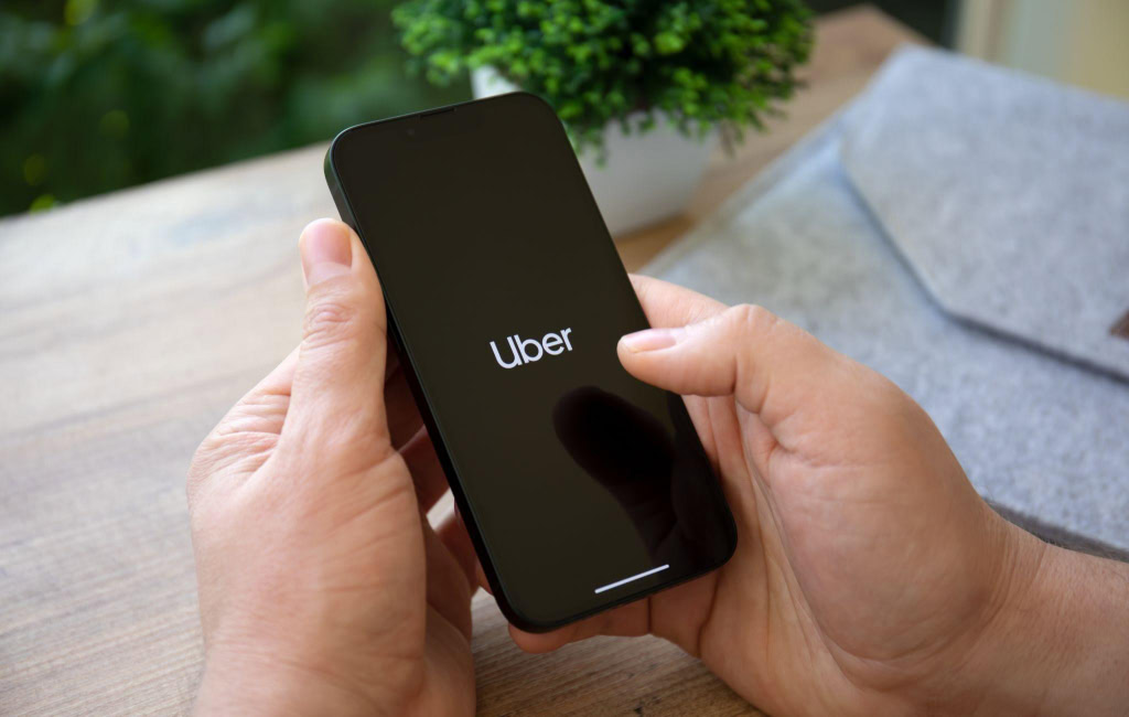 App launching on a smartphone | Uber’s North Star Metric