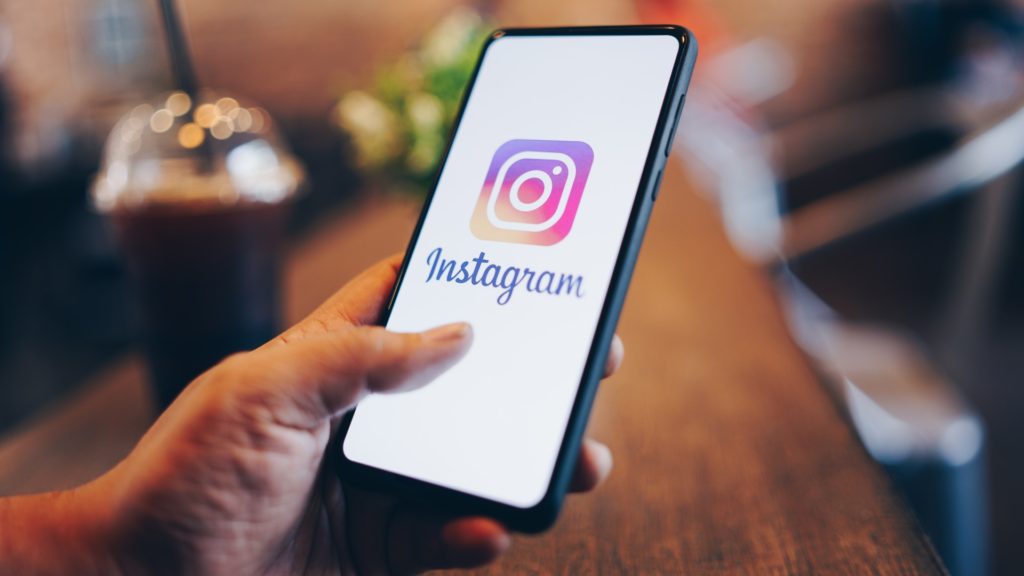 Instagram Being Launched on Phone Screen | Viral Growth Loops | Teknicks